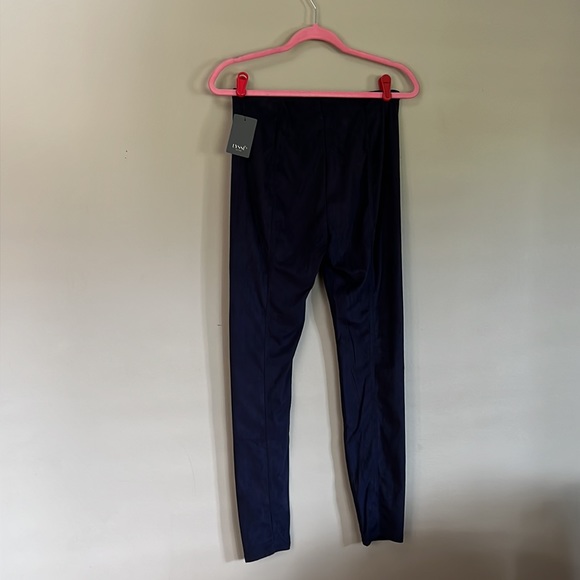 LYSSE Hi Waist Lt Wt Vegan Suede Legging (28.5" Inseam) In True Navy. - Picture 6 of 12